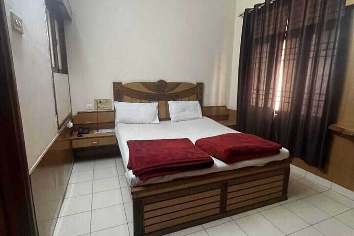 Room 10 of 36
