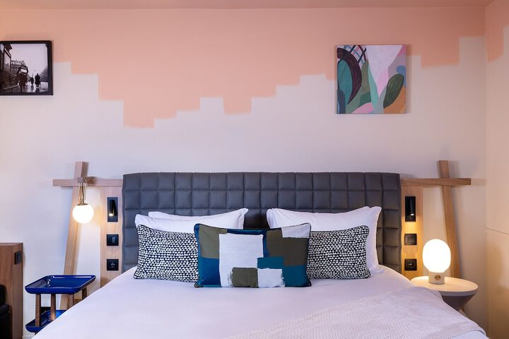 Room 5 of 62