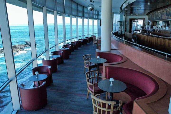 Lounge 51 of 71