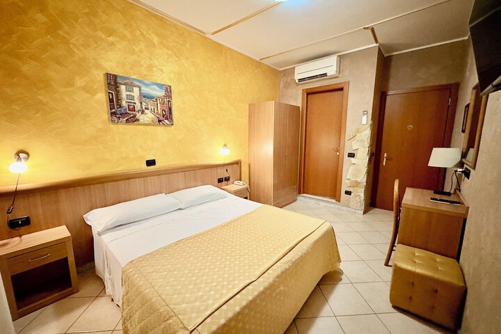 Room 14 of 45