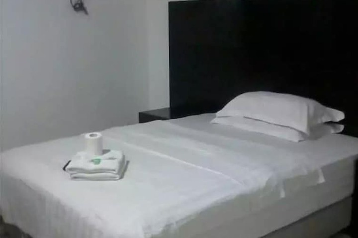 Room 10 of 22