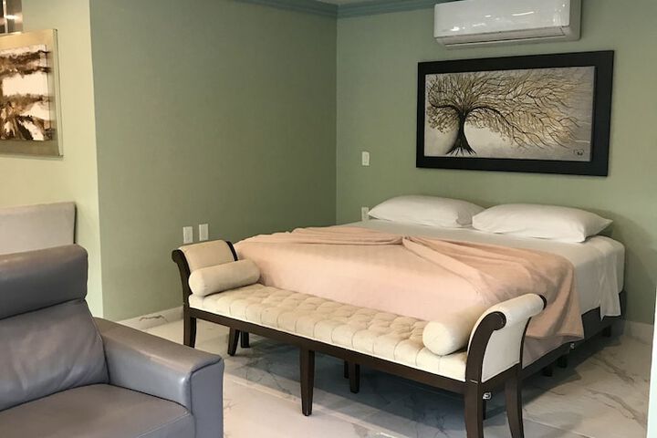Room 9 of 336