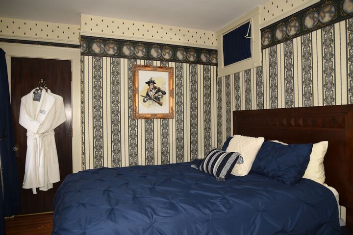 Room 6 of 96