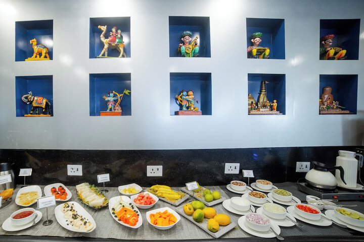 Dining 56 of 76