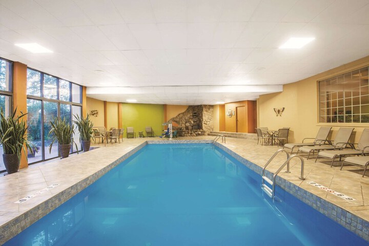 Pool 17 of 22