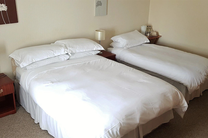 Room 4 of 5