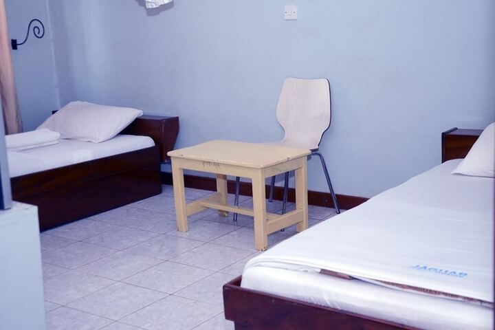 Room 10 of 13