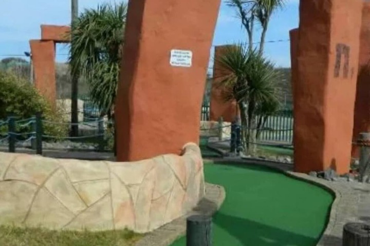 Golf 10 of 13
