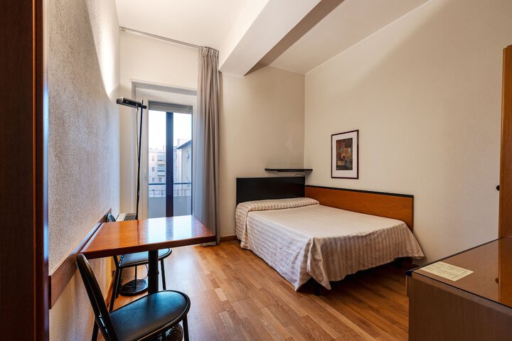 Room 9 of 31