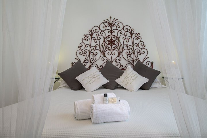 Room 9 of 38