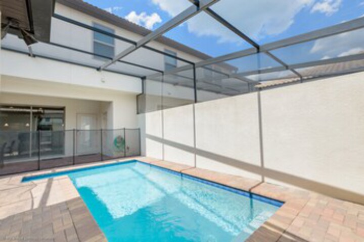 Pool 25 of 55