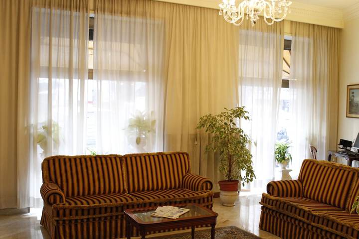 Guest Lobby