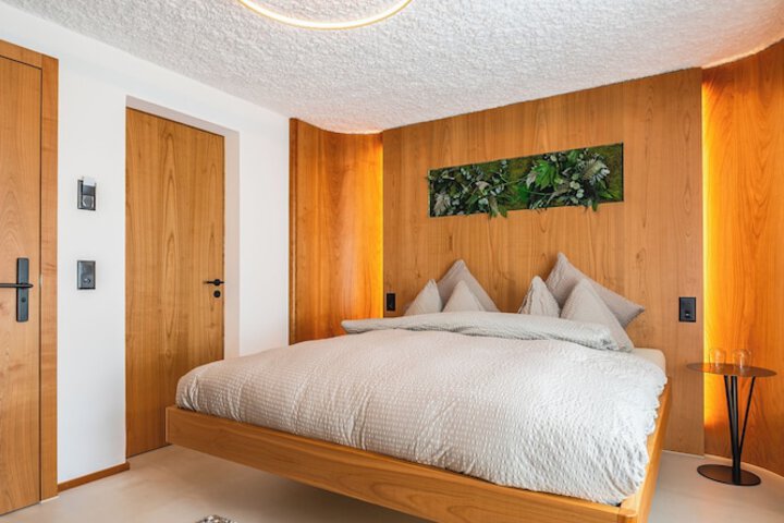 Room 17 of 41