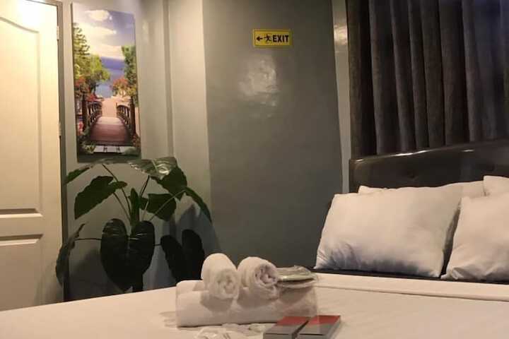 Room 8 of 41