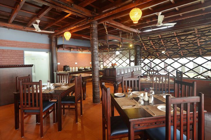 Dining 20 of 42