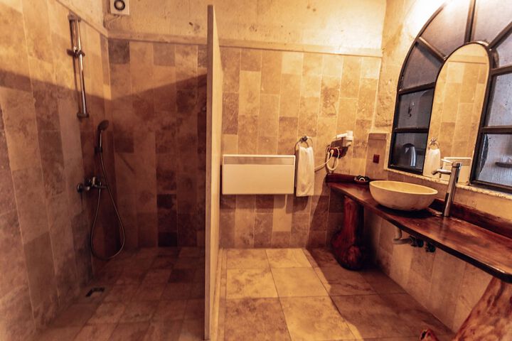 Room 42 of 58