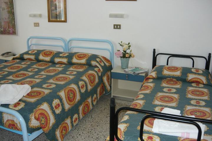 Room 16 of 66