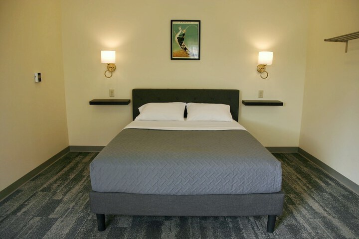 Room 2 of 17