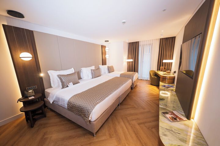 Room 70 of 200