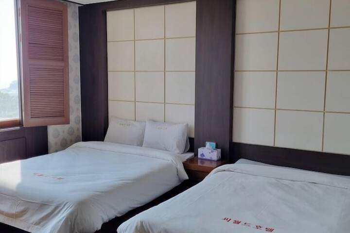 Room 3 of 13