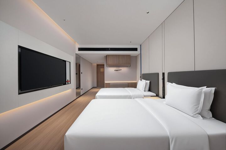 Room 45 of 77