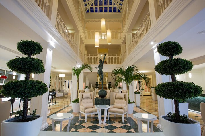 Guest Lobby