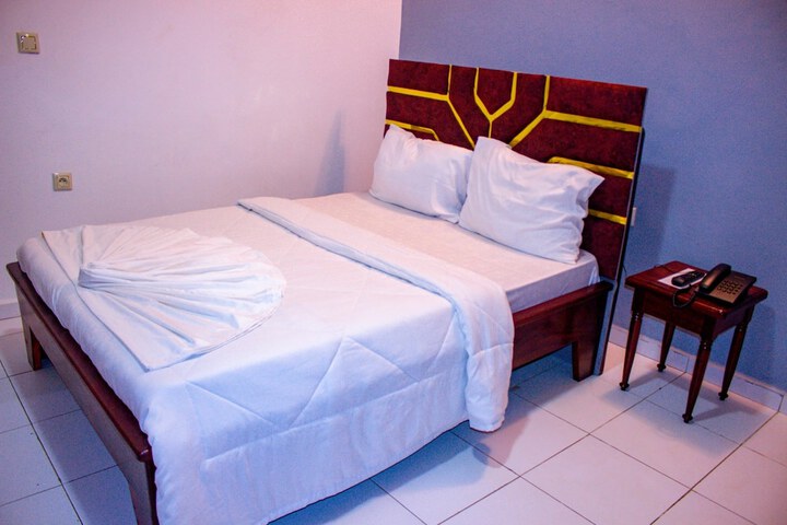 Room 4 of 22