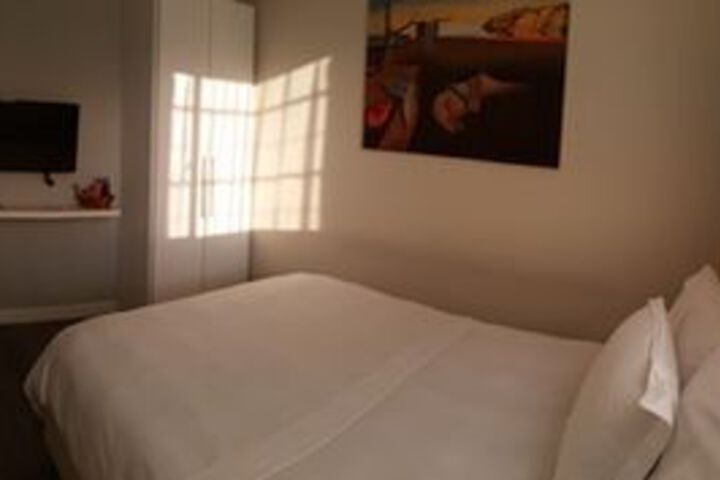Room 15 of 22