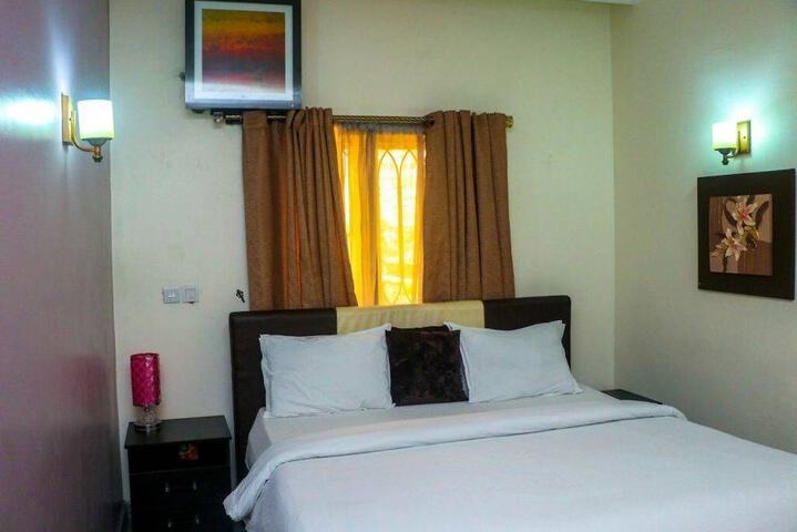 Room 2 of 11