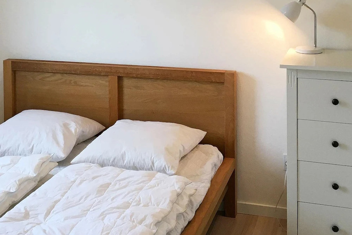 Room 2 of 9