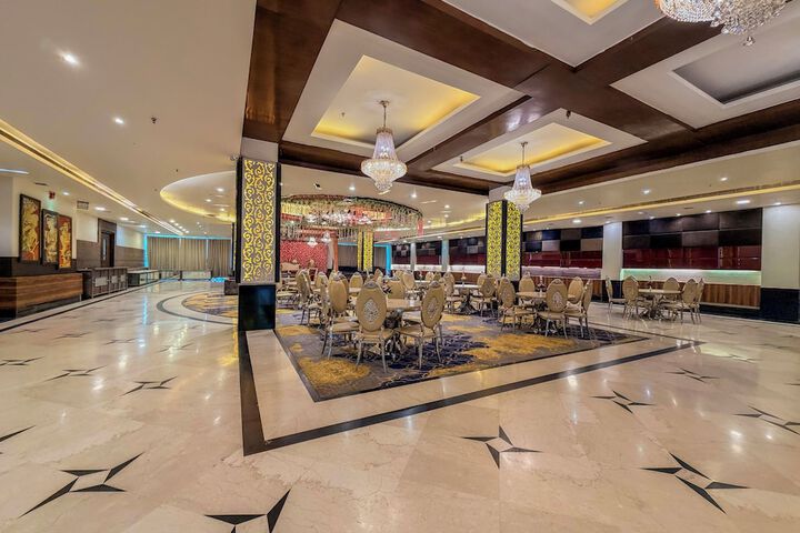 Ballroom/Hall 54 of 57