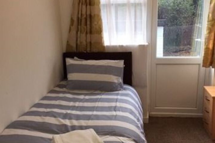 Room 12 of 25