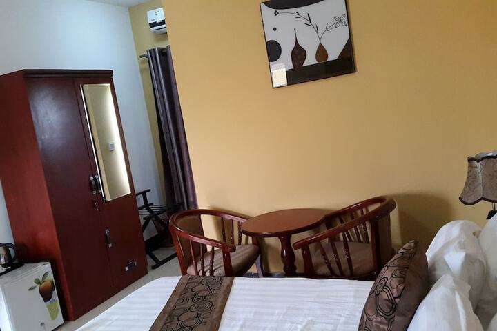Room 6 of 44