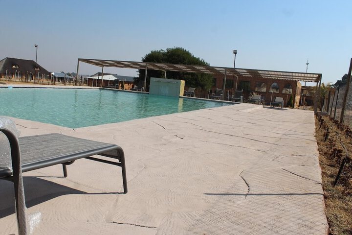 Pool 24 of 48
