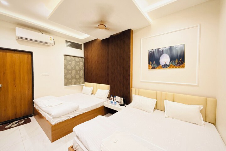Room 16 of 37