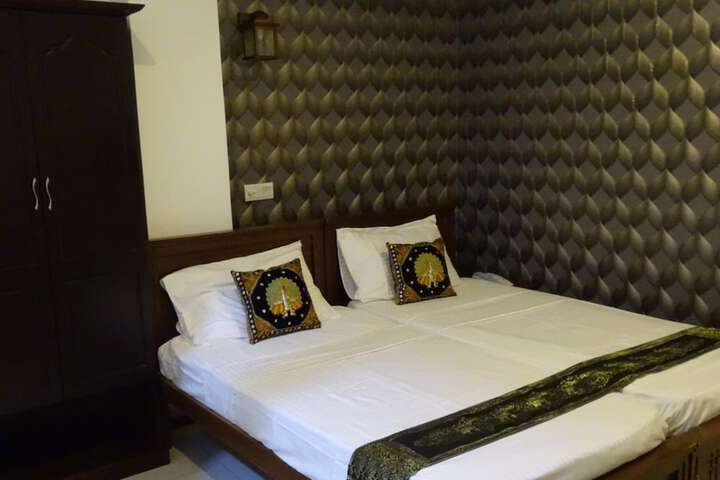 Room 10 of 41
