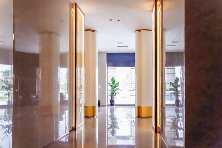 Hotel Interior 4 of 38