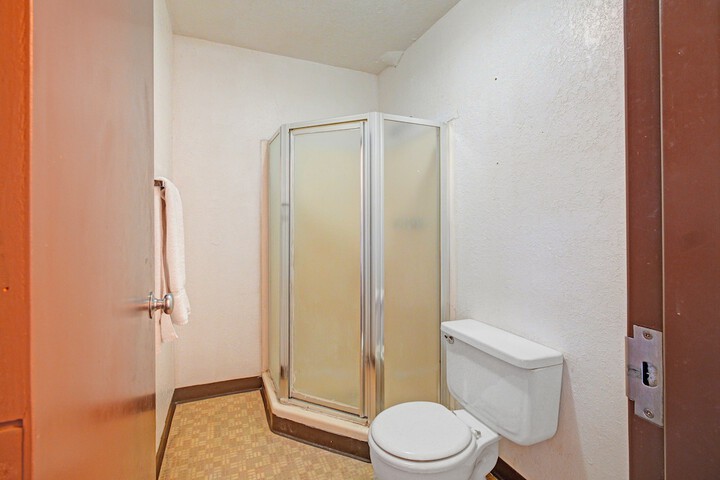 Room 22 of 35