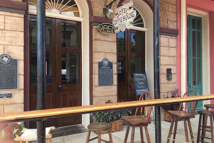 Image of Historic Kahn Hotel