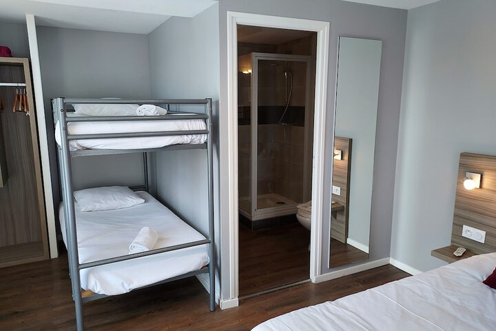 Room 16 of 43