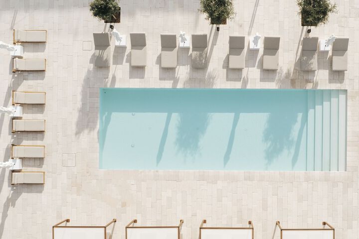Hotel 98 of 104