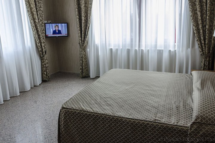 Room 13 of 42