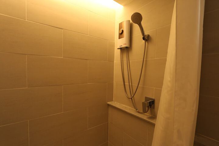 Room 35 of 38
