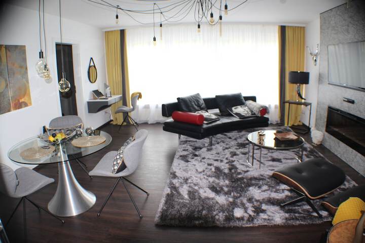 Room 3 of 37