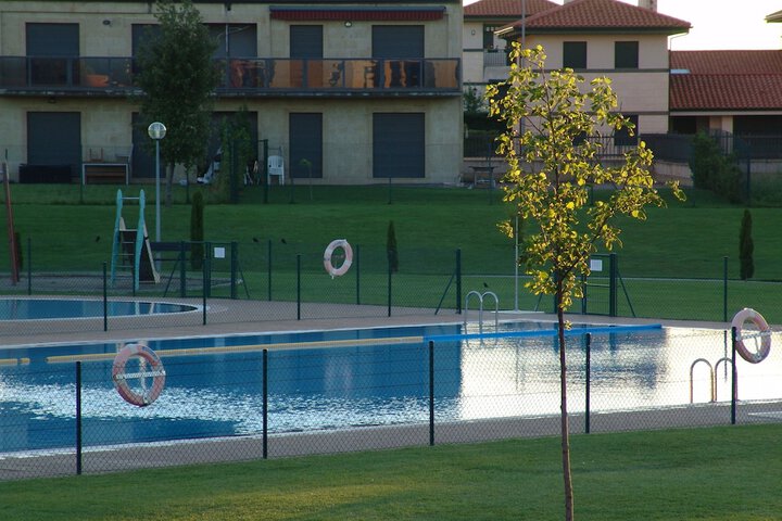 Pool 18 of 30