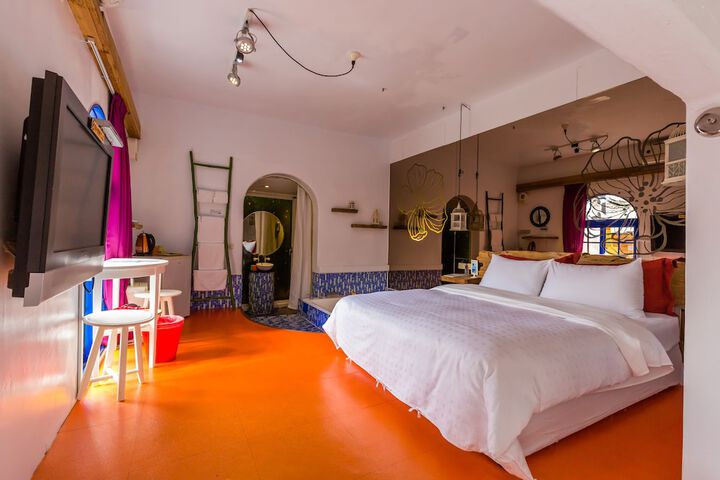 Room 4 of 75