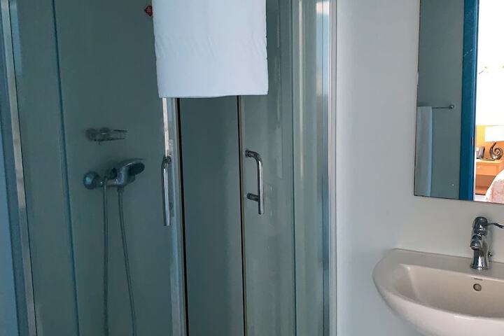 Room 52 of 85