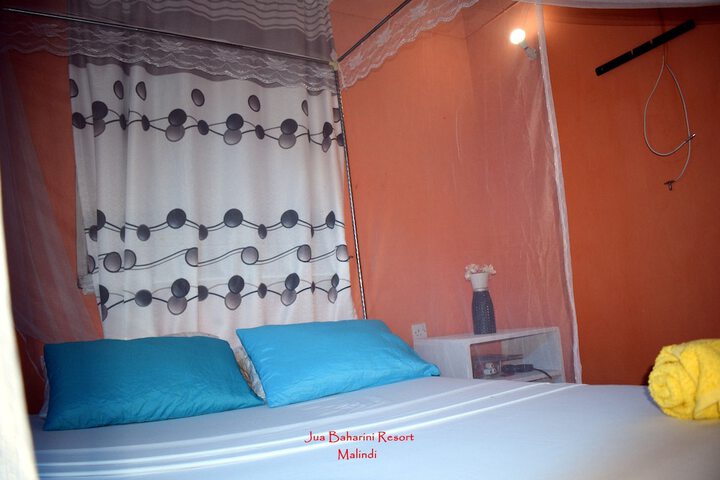 Room 9 of 13