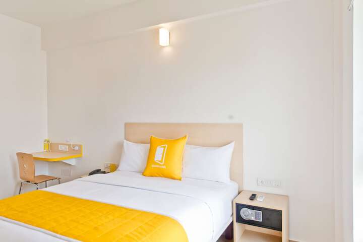Room 6 of 32
