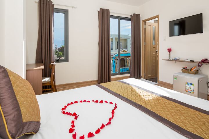 Room 9 of 20